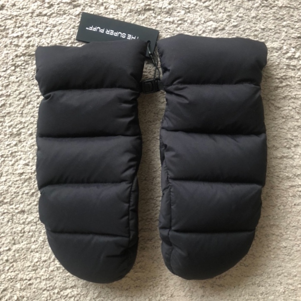 Aritzia - Super Puff Mittens. NWT.